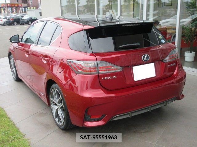 Lexus CT 2015-09 322675-3