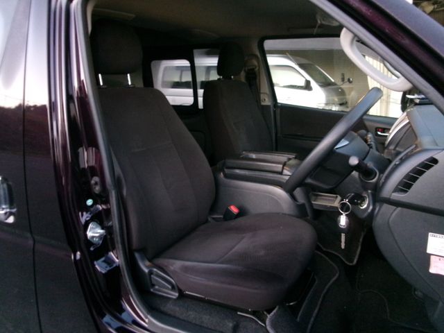 Toyota REGIUSACE VAN 2018-10 25079-9