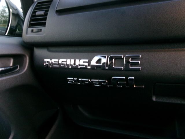 Toyota REGIUSACE VAN 2018-10 25079-17