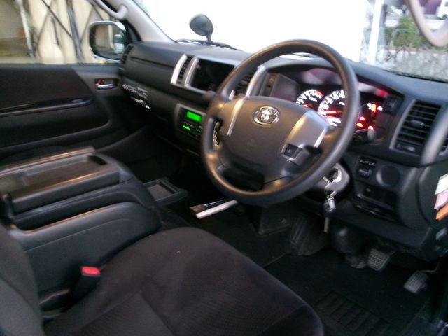 Toyota REGIUSACE VAN 2018-10 25079-1