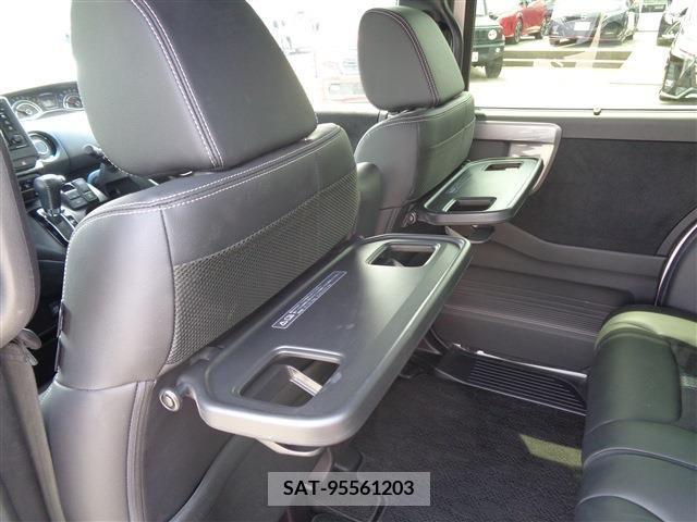 Honda N BOX CUSTOM 2023-01 279303-11