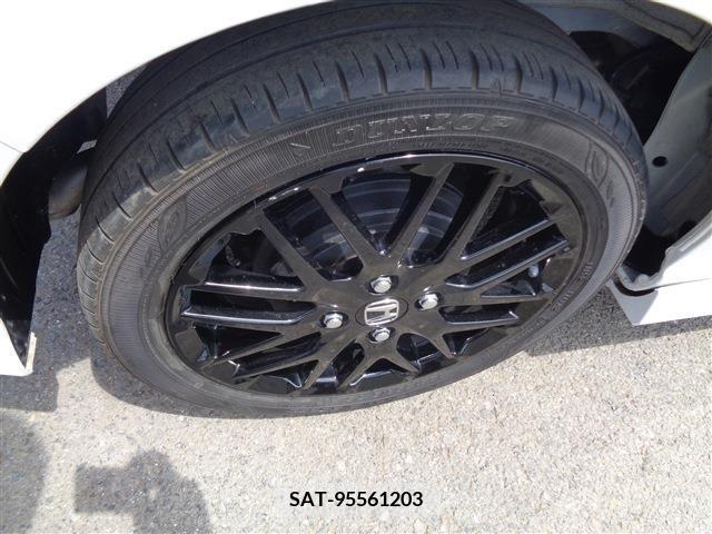 Honda N BOX CUSTOM 2023-01 279303-6