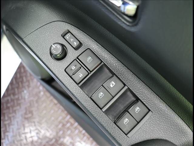 Toyota SIENTA 2020-06 28890-19
