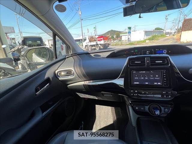 Toyota PRIUS 2021-01 208426-18
