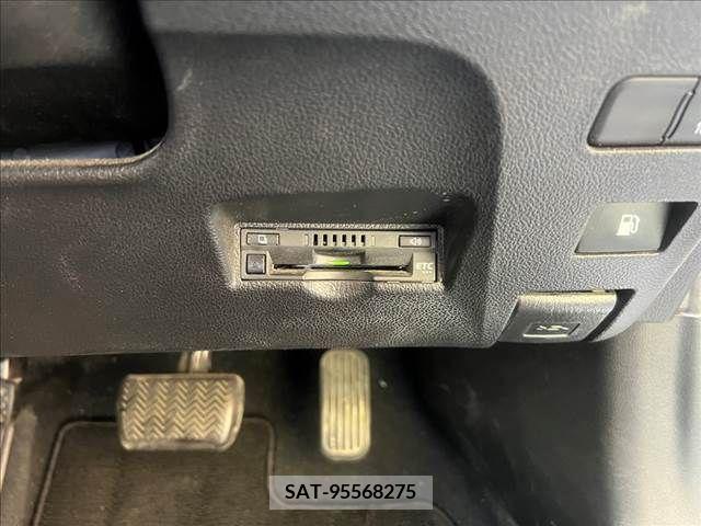 Toyota PRIUS 2021-01 208426-13