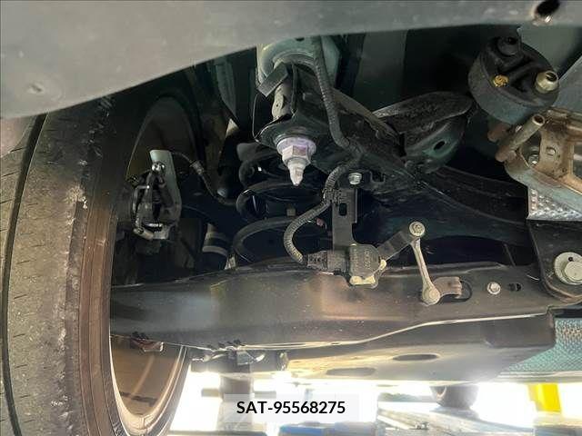 Toyota PRIUS 2021-01 208426-28