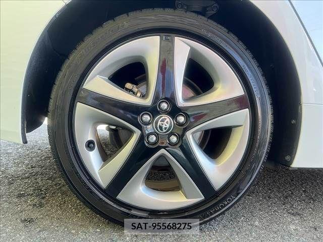 Toyota PRIUS 2021-01 208426-11
