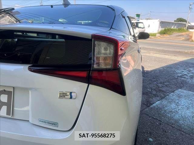 Toyota PRIUS 2021-01 208426-10