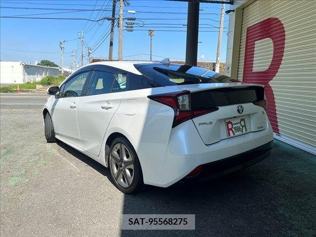 Toyota PRIUS 2021-01 208426-5