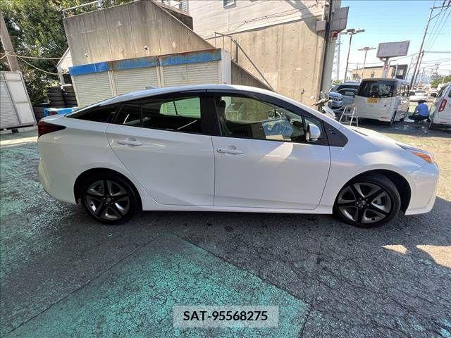 Toyota PRIUS 2021-01 208426-21