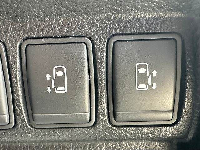 Nissan ELGRAND 2017-03 17834-5