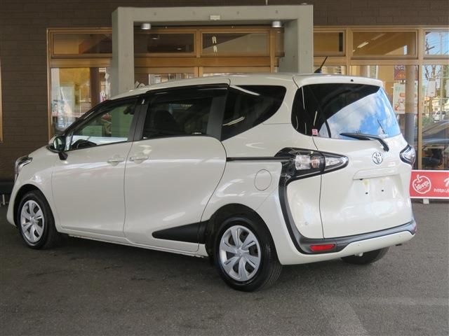 Toyota SIENTA 2019-01 27246-3