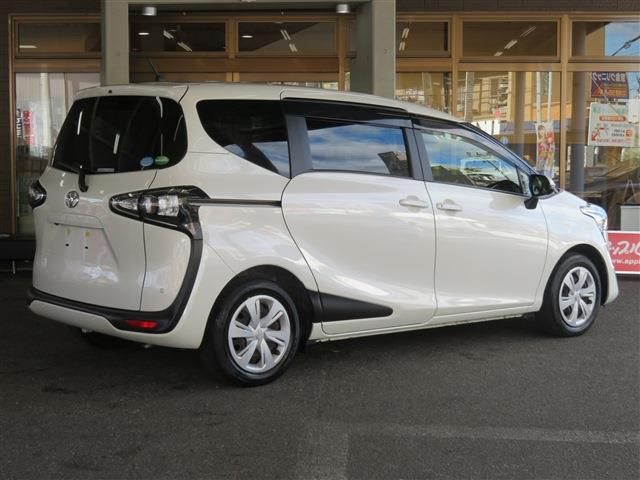 Toyota SIENTA 2019-01 27246-2
