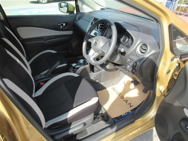 Nissan NOTE 2017-08 6807-5