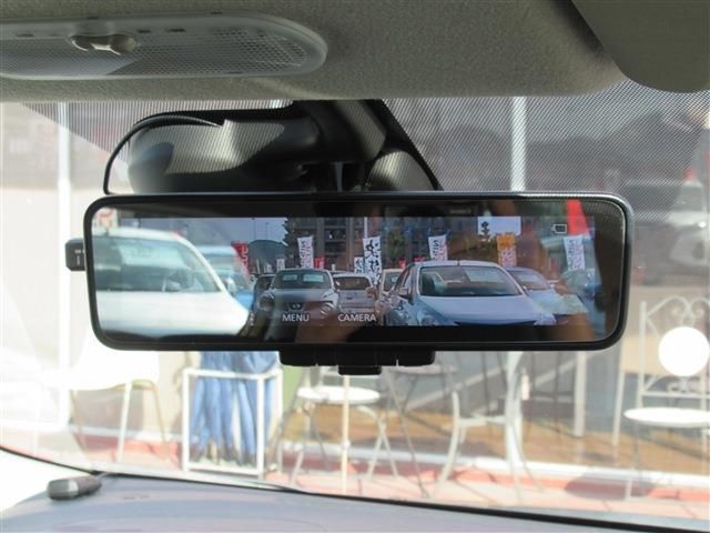 Nissan NOTE 2017-08 6807-11