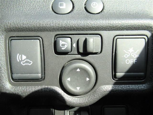 Nissan NOTE 2017-08 6807-14