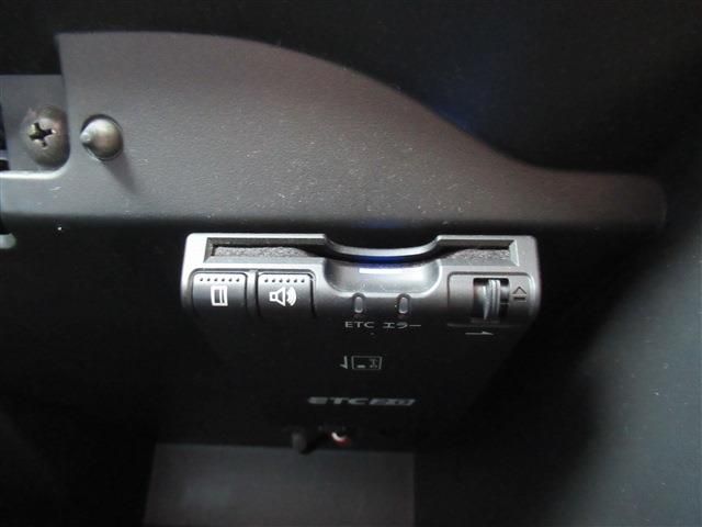 Nissan NOTE 2017-08 6807-17