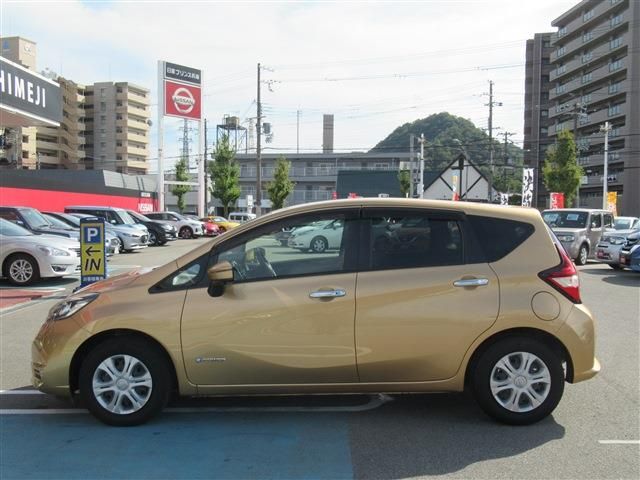 Nissan NOTE 2017-08 6807-27