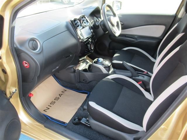 Nissan NOTE 2017-08 6807-3