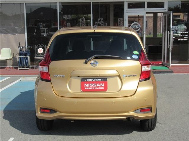 Nissan NOTE 2017-08 6807-25