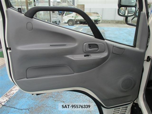 Hino DUTRO 2016-09 296739-23