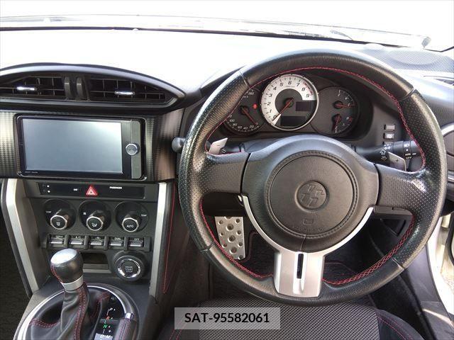 Toyota 86 2013-10 228156-1
