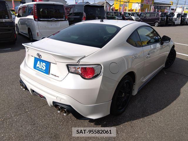 Toyota 86 2013-10 228156-2