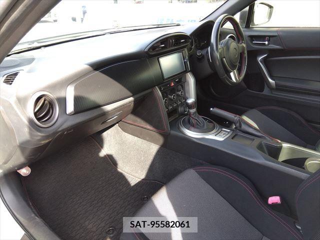 Toyota 86 2013-10 228156-10