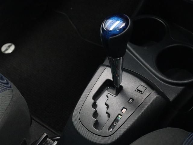 Toyota AQUA 2015-09 192429-14