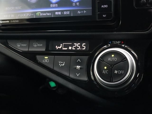 Toyota AQUA 2015-09 192429-13