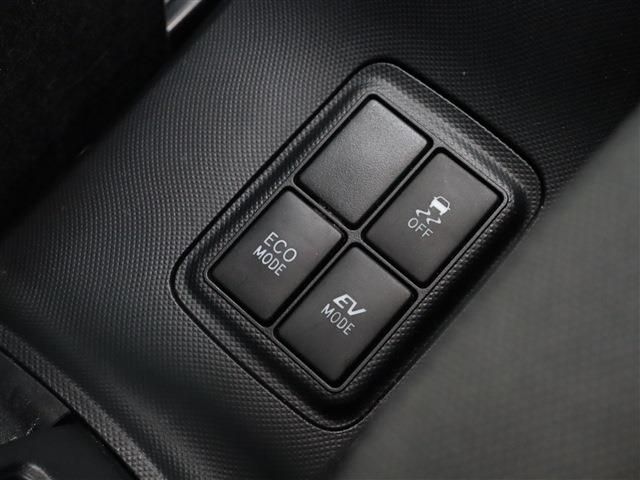 Toyota AQUA 2015-09 192429-18