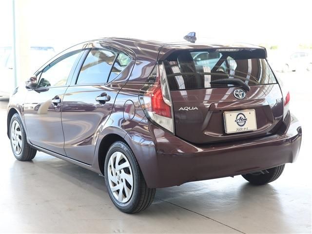 Toyota AQUA 2015-09 192429-5
