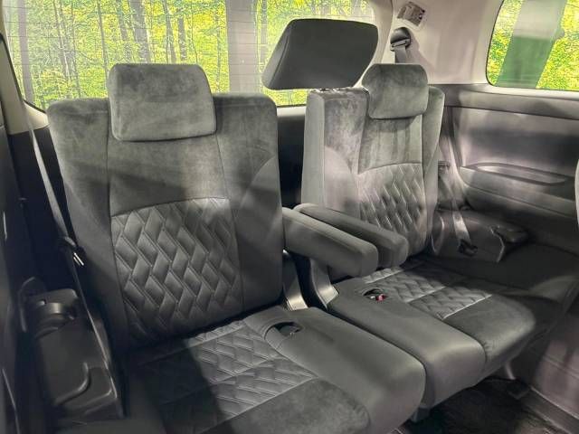 Toyota ALPHARD 2020-03 183883-10