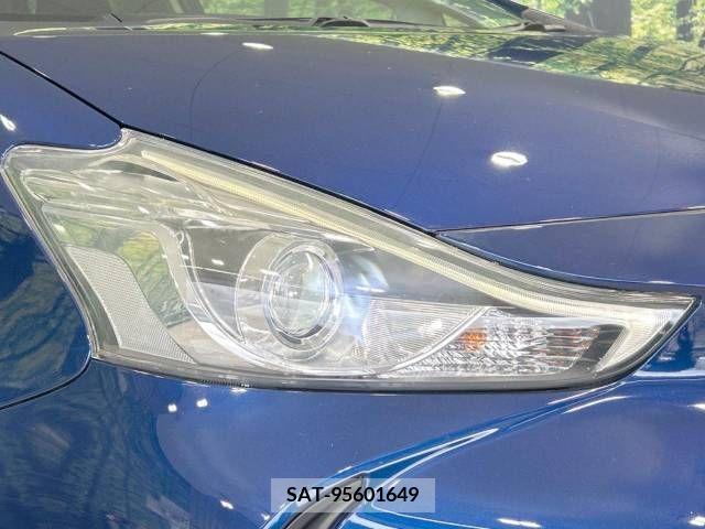 Toyota PRIUS ALPHA 2015-11 381006-13