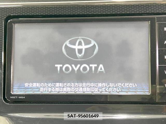 Toyota PRIUS ALPHA 2015-11 381006-3