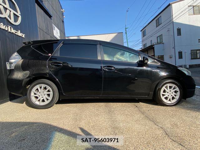 Toyota PRIUS ALPHA 2012-12 226892-4