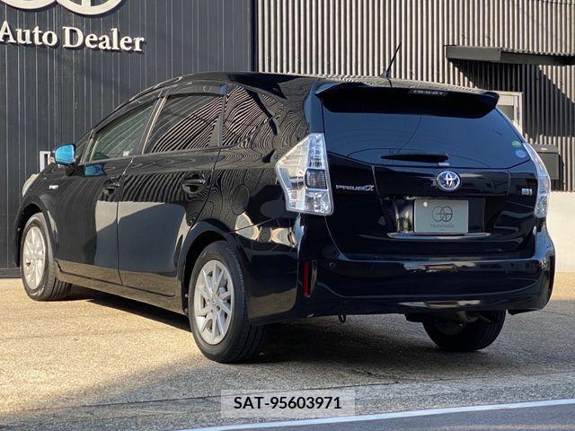 Toyota PRIUS ALPHA 2012-12 226892-8