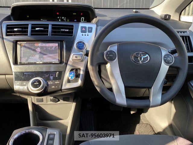 Toyota PRIUS ALPHA 2012-12 226892-11