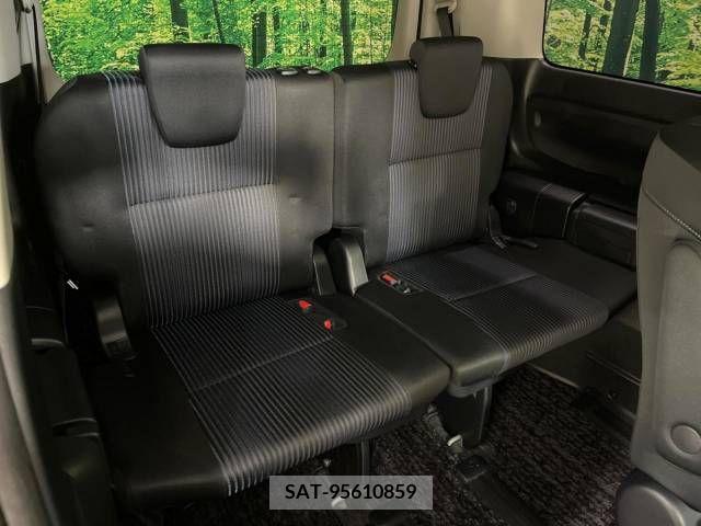 Toyota VOXY 2016-12 370405-10