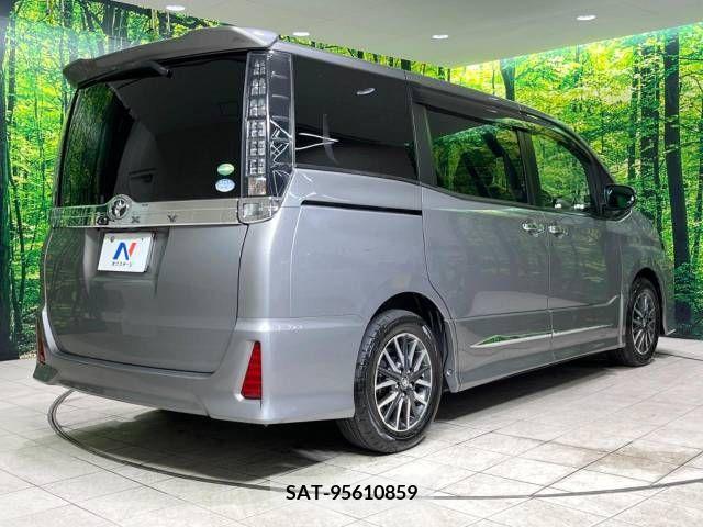 Toyota VOXY 2016-12 370405-18