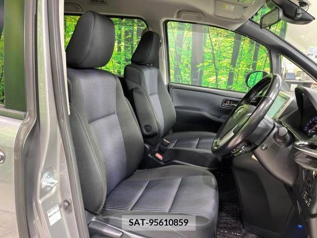 Toyota VOXY 2016-12 370405-8