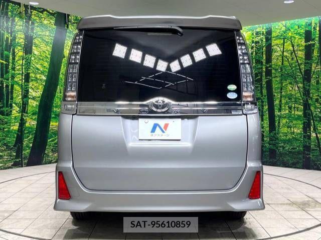 Toyota VOXY 2016-12 370405-16