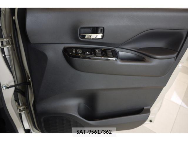 Mitsubishi DELICA MINI 2023-07 217368-18
