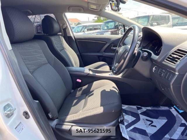 Toyota AVENSIS WAGON 2011-11 356701-8