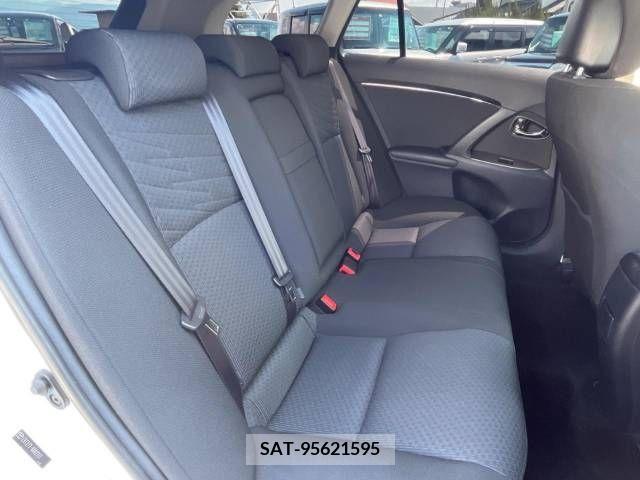 Toyota AVENSIS WAGON 2011-11 356701-9