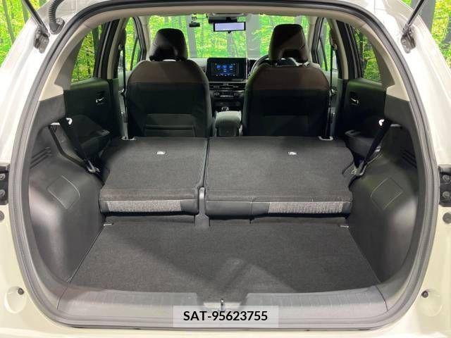 Nissan AURA 2023-06 215539-10