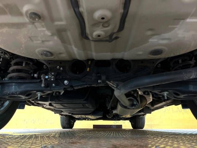 Toyota HARRIER 2017-07 22409-19