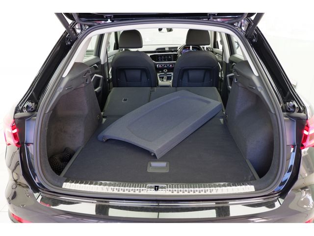 Audi Q3 2022-09 14508-10