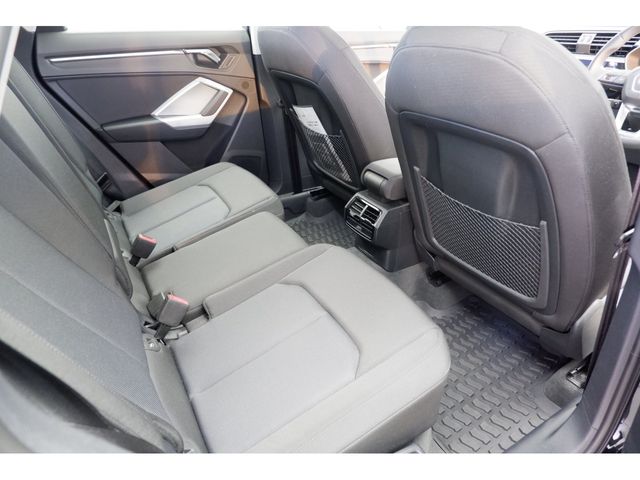 Audi Q3 2022-09 14508-13