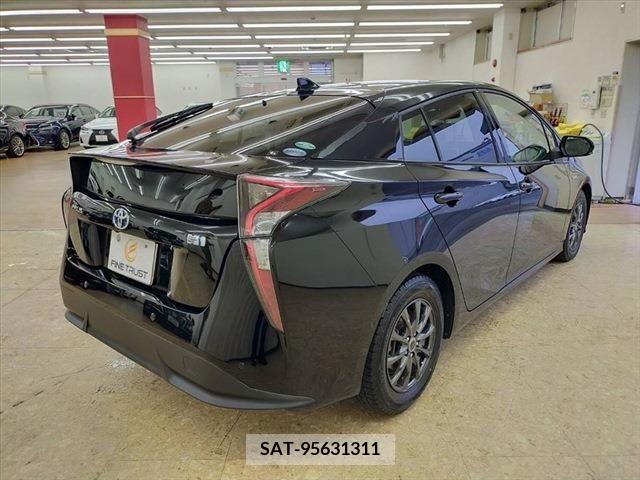Toyota PRIUS 2018-12 282092-4